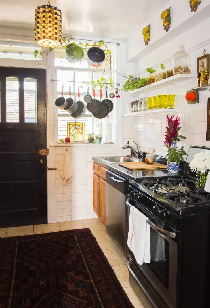 Custom Cabinet Solutions for Small Kitchen Spaces